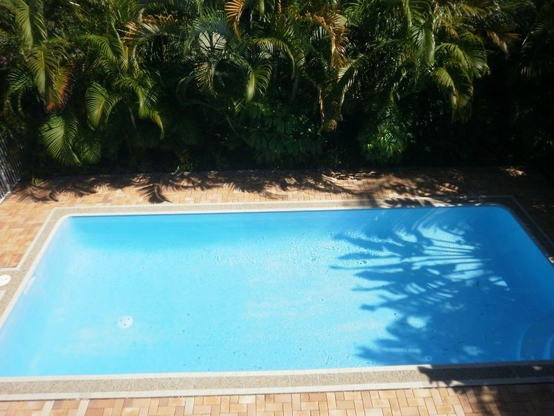 11 Old Burleigh Road, Surfers Paradise QLD 4217