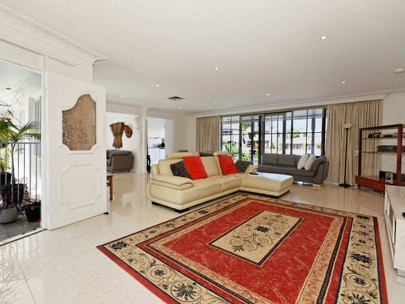 32 Southern Cross Drive, Surfers Paradise QLD 4217