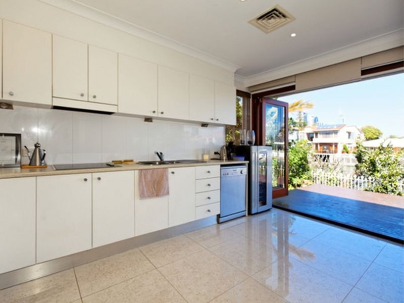 32 Southern Cross Drive, Surfers Paradise QLD 4217