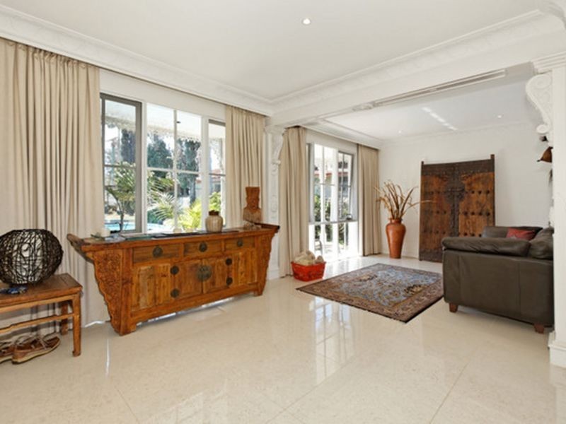 32 Southern Cross Drive, Surfers Paradise QLD 4217