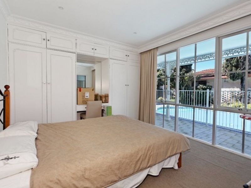 32 Southern Cross Drive, Surfers Paradise QLD 4217