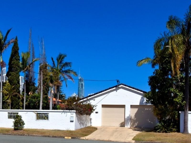 32 Southern Cross Drive, Surfers Paradise QLD 4217