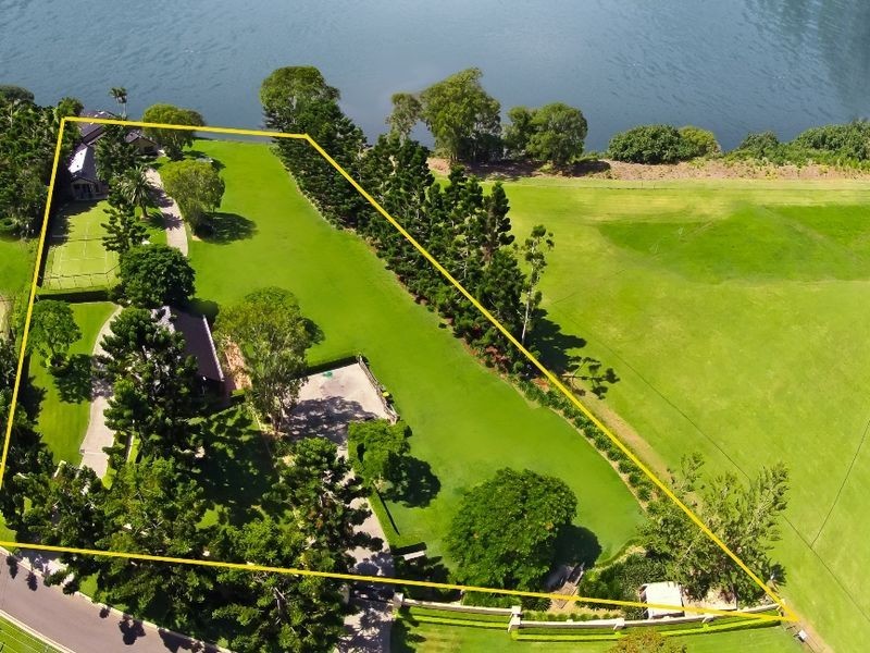 30-32 Maryland Avenue, Carrara QLD 4211