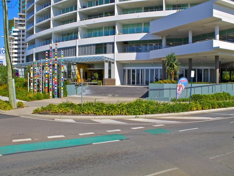 1A/99 Marine Parade, Southport QLD 4215