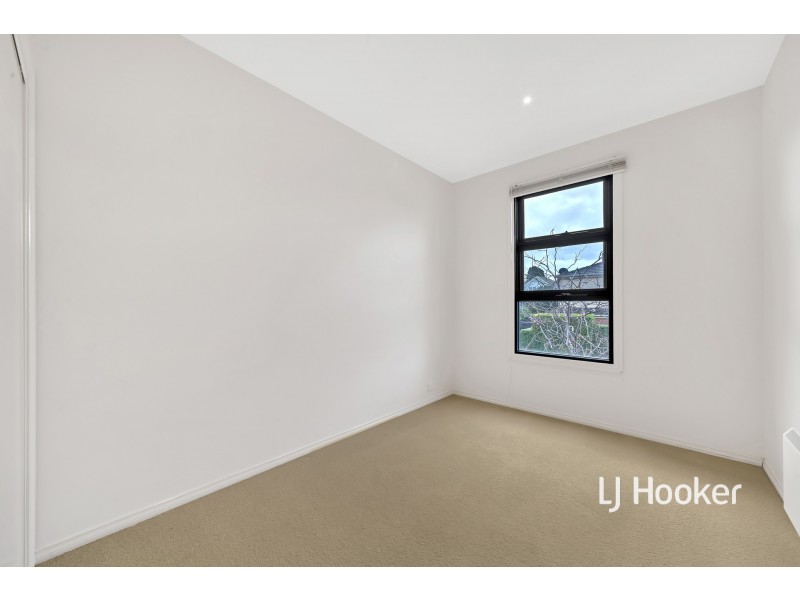 18/1 Conservatory Drive, Burwood VIC 3125