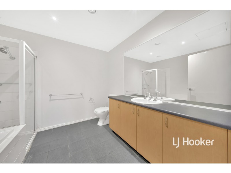 18/1 Conservatory Drive, Burwood VIC 3125