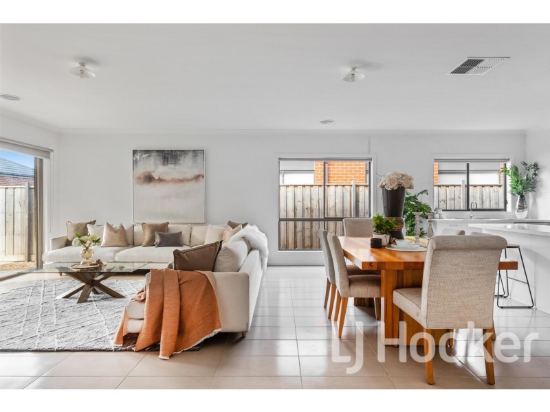 1 Grindall Way, Point Cook VIC 3030