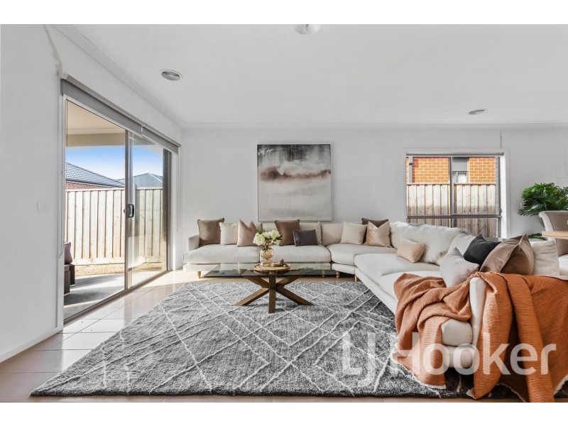 1 Grindall Way, Point Cook VIC 3030