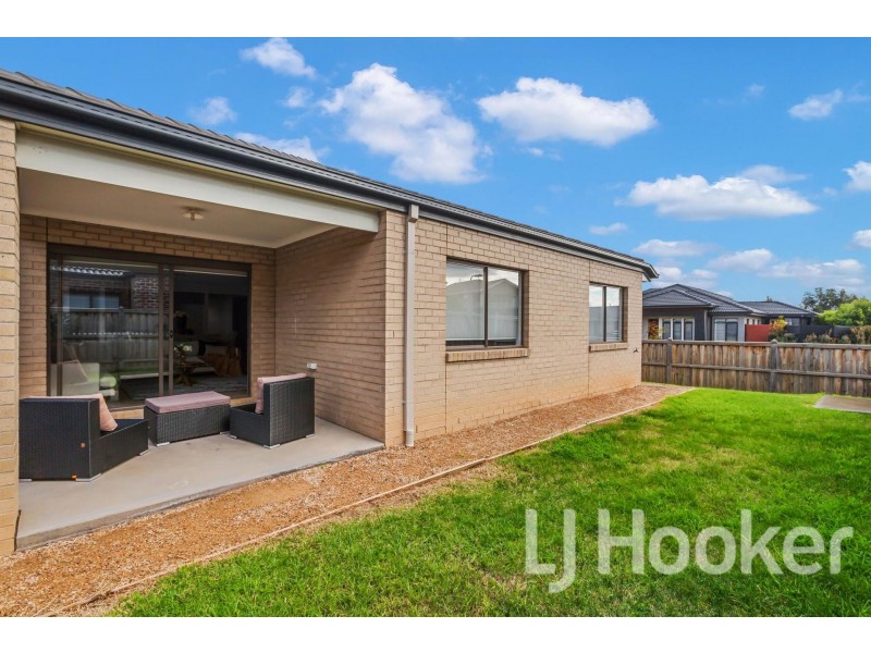 1 Grindall Way, Point Cook VIC 3030