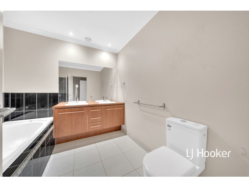 94 Palmers Road, Williams Landing VIC 3027