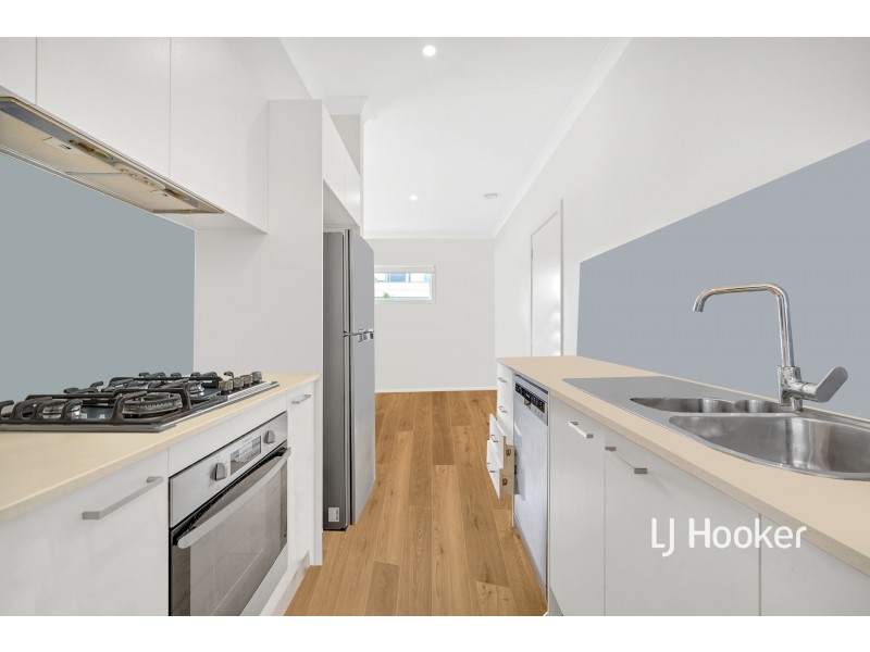 1/5 Annafee Avenue, Keysborough VIC 3173