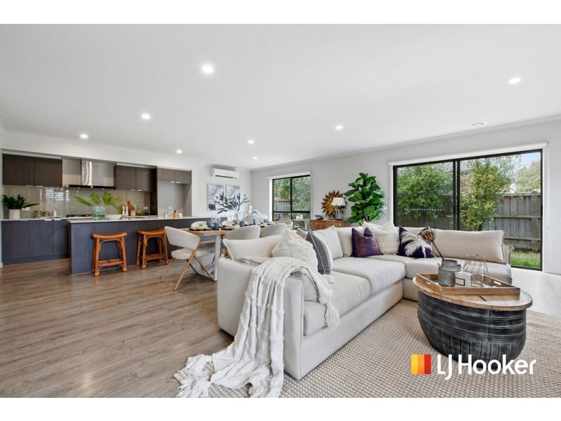 4 Saxony Way, Point Cook VIC 3030