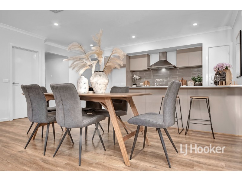 15 Sorrenberg Street, Point Cook VIC 3030