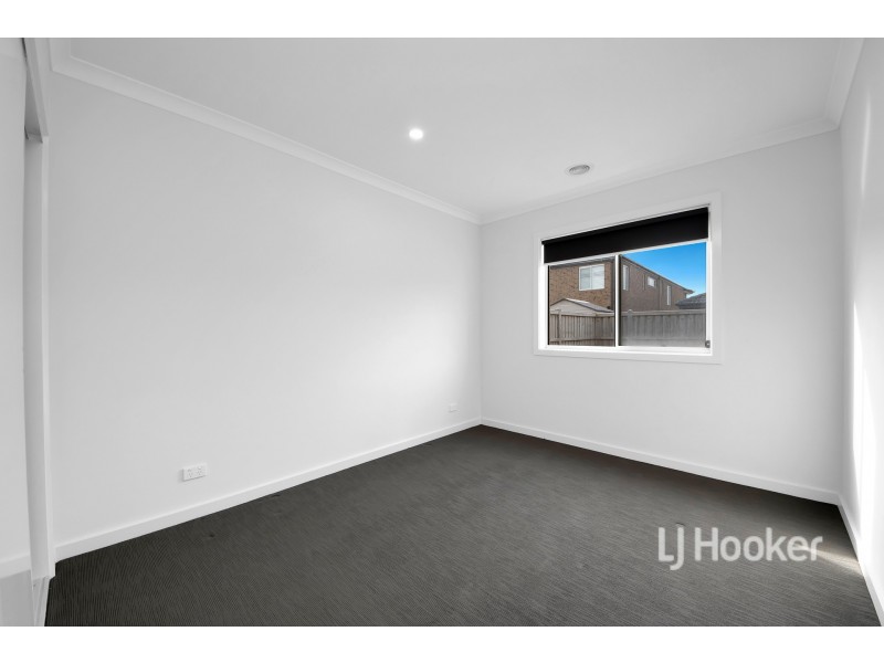 15 Sorrenberg Street, Point Cook VIC 3030