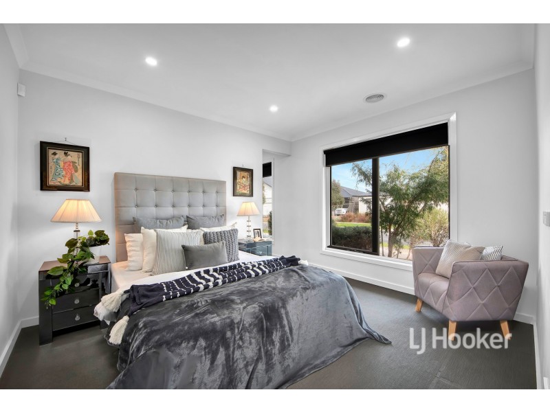 15 Sorrenberg Street, Point Cook VIC 3030