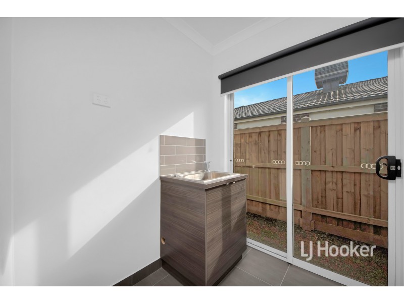 15 Sorrenberg Street, Point Cook VIC 3030