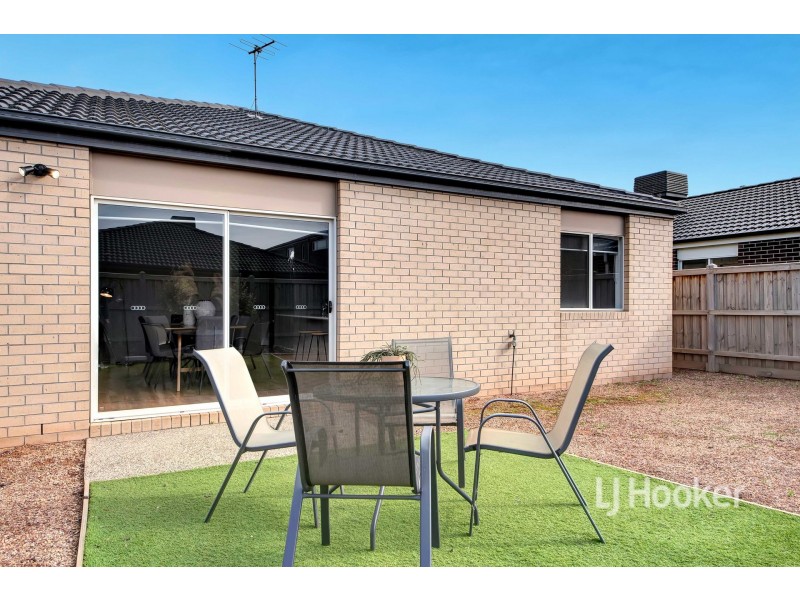 15 Sorrenberg Street, Point Cook VIC 3030