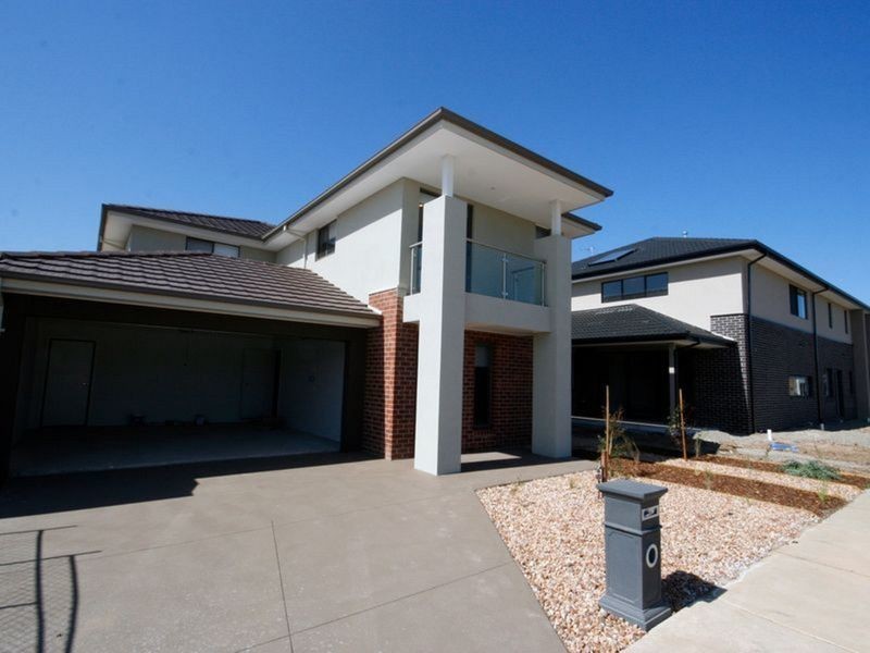 4 Saxony Way, Point Cook VIC 3030