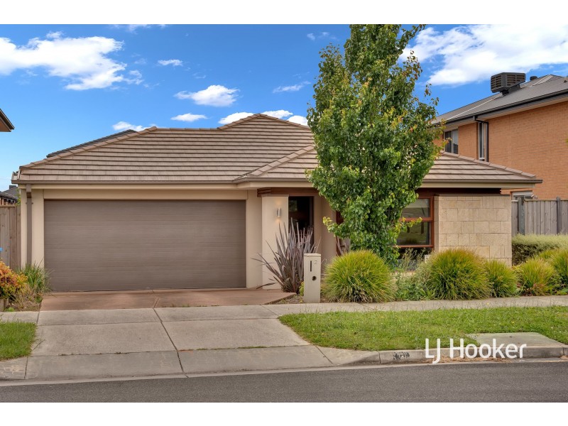 2 Caleana Court, Cranbourne North VIC 3977