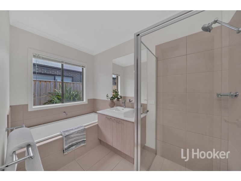 14 Beryl Crescent, Greenvale VIC 3059