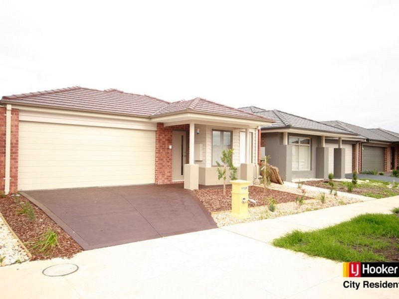 8 Boswell Place, Truganina VIC 3029