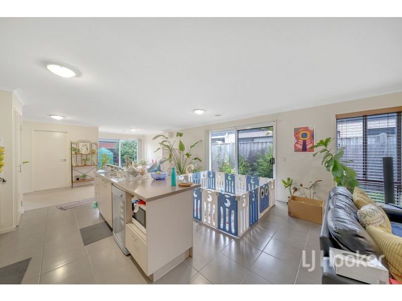 8 Ferriman Way, Truganina VIC 3029