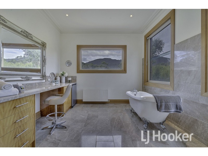 13 Jeanette Maree Court, Kilsyth VIC 3137
