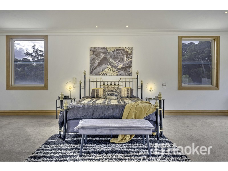 13 Jeanette Maree Court, Kilsyth VIC 3137