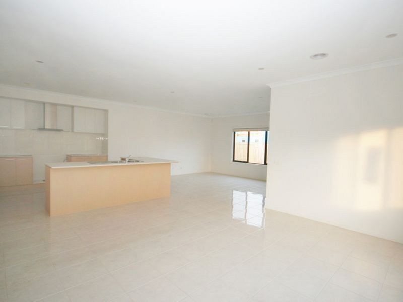 30 Bayvista Circuit, Point Cook VIC 3030