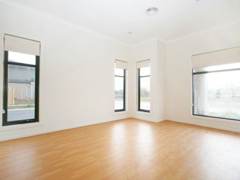 30 Bayvista Circuit, Point Cook VIC 3030