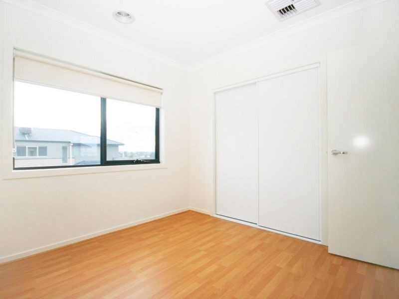 30 Bayvista Circuit, Point Cook VIC 3030