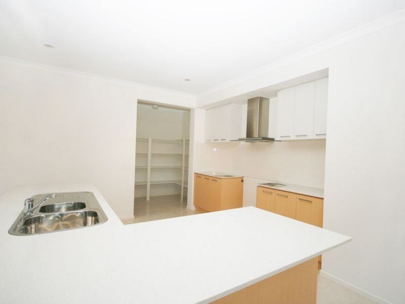 30 Bayvista Circuit, Point Cook VIC 3030