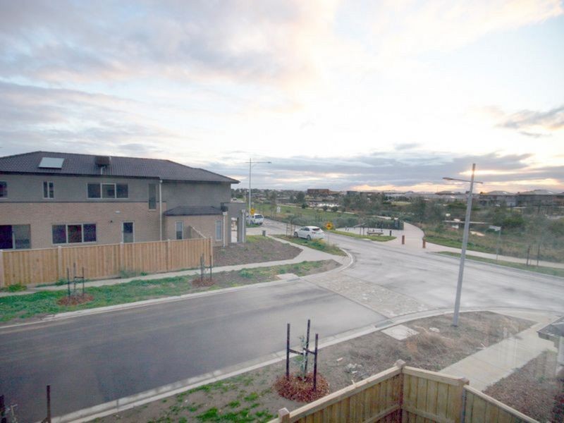 30 Bayvista Circuit, Point Cook VIC 3030