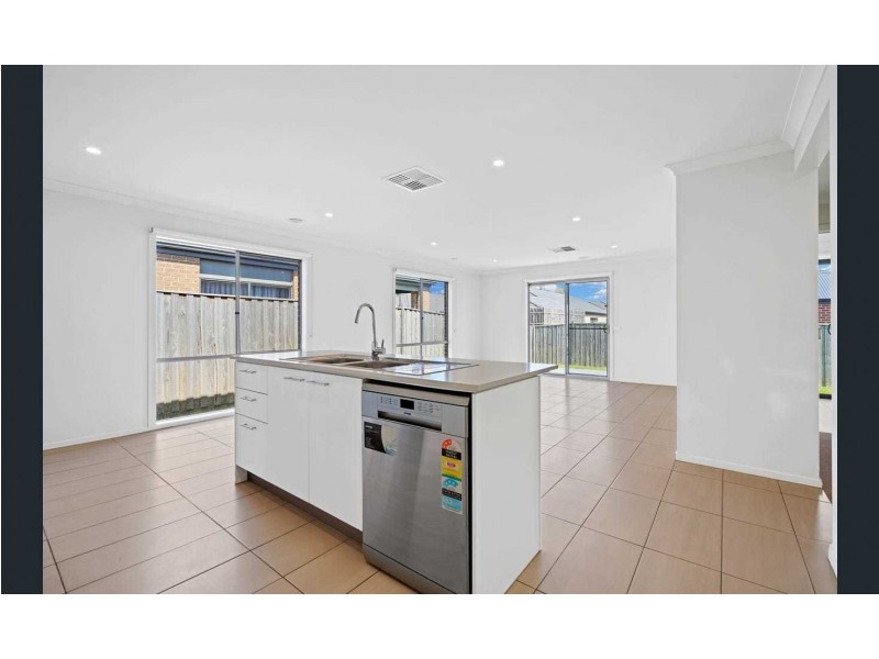 98 Wallaroo Way, Doreen VIC 3754