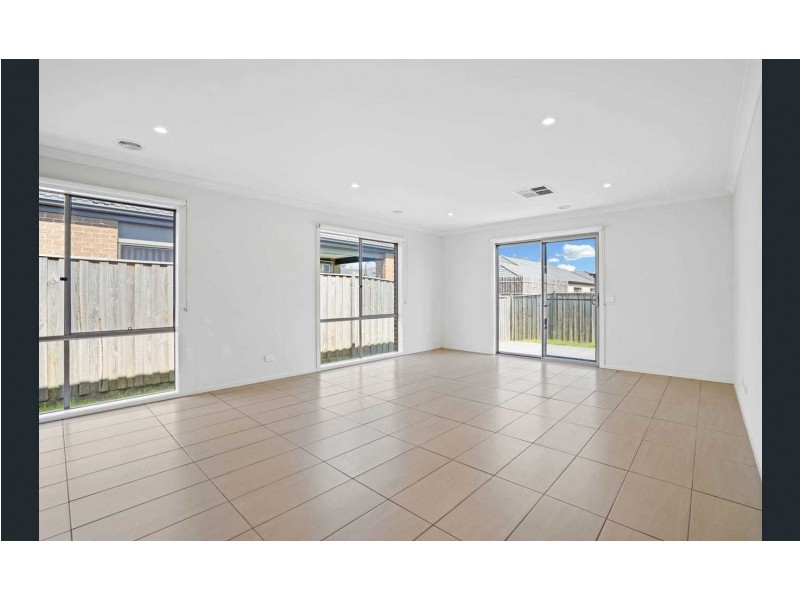 98 Wallaroo Way, Doreen VIC 3754