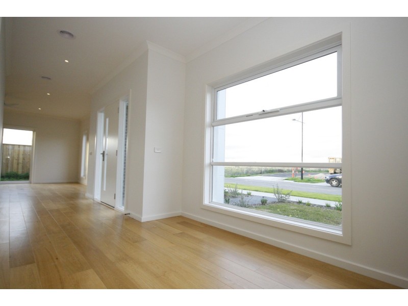 1/5 Annafee Avenue, Keysborough VIC 3173