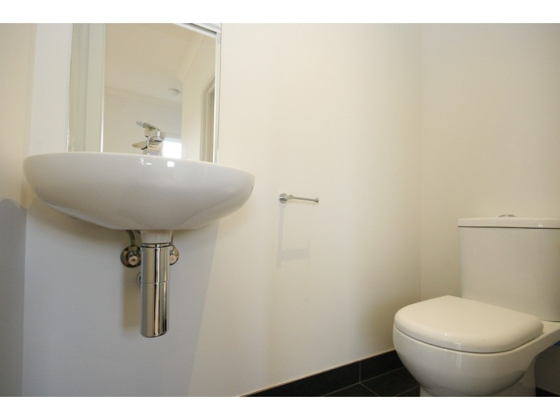 1/5 Annafee Avenue, Keysborough VIC 3173