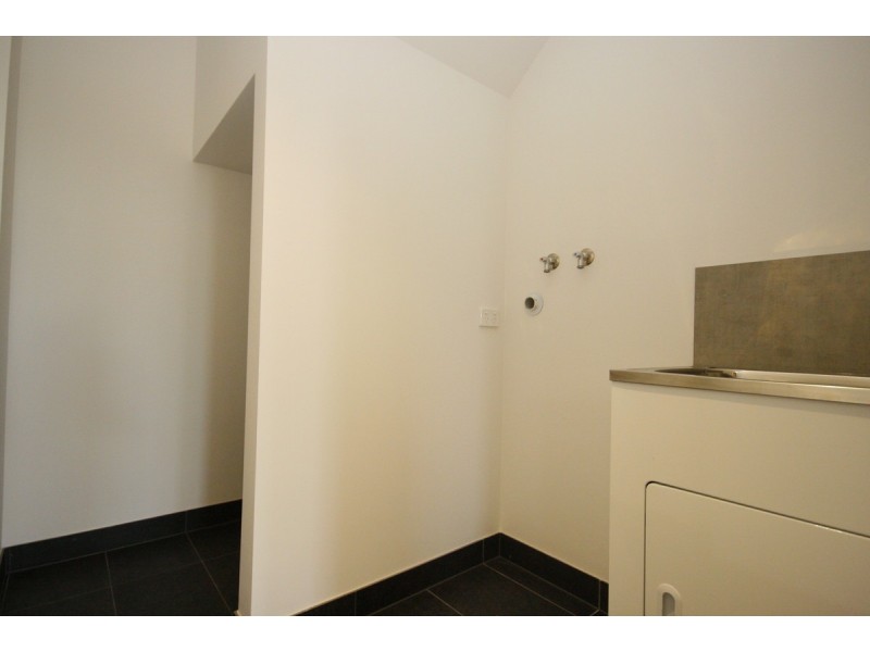 1/5 Annafee Avenue, Keysborough VIC 3173