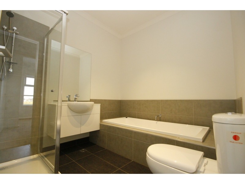 1/5 Annafee Avenue, Keysborough VIC 3173