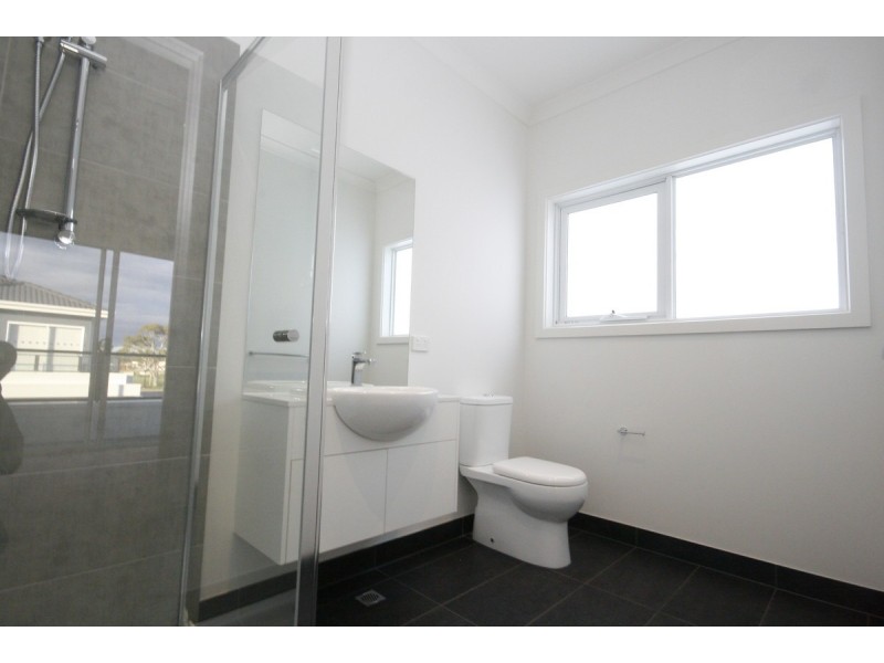 1/5 Annafee Avenue, Keysborough VIC 3173