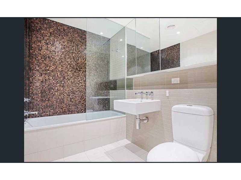 720/55 Queens Road, Melbourne VIC 3004