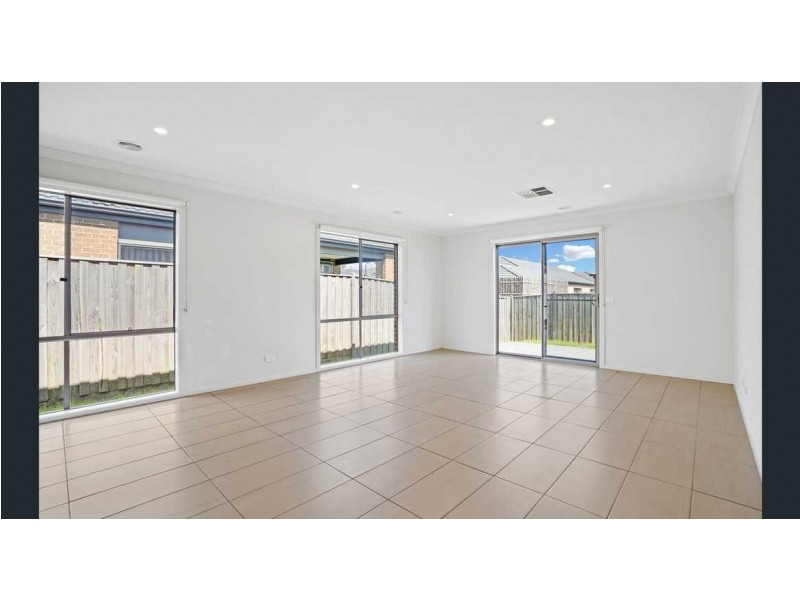 98 Wallaroo Way, Doreen VIC 3754