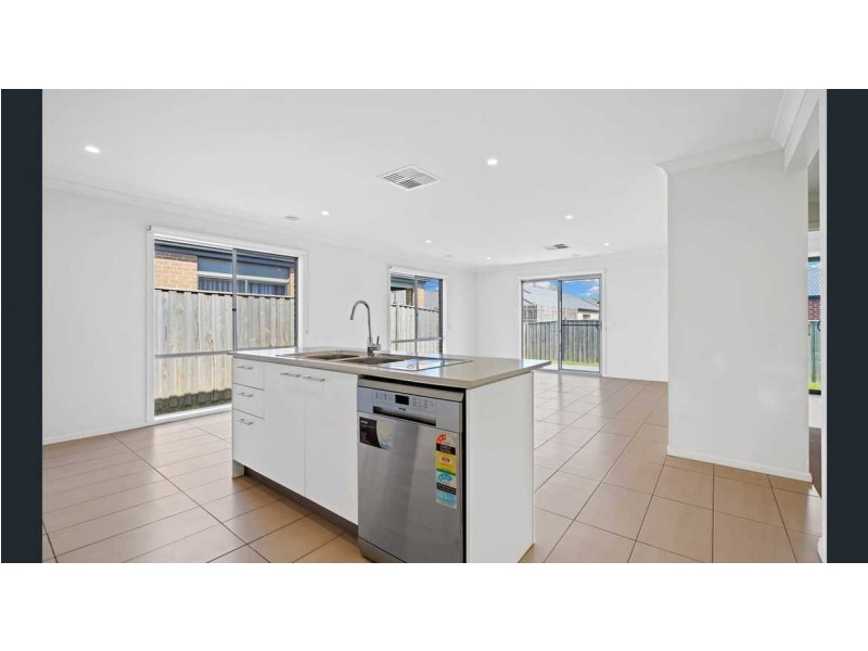 98 Wallaroo Way, Doreen VIC 3754