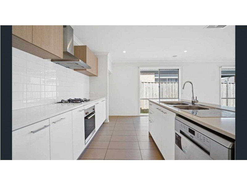 98 Wallaroo Way, Doreen VIC 3754