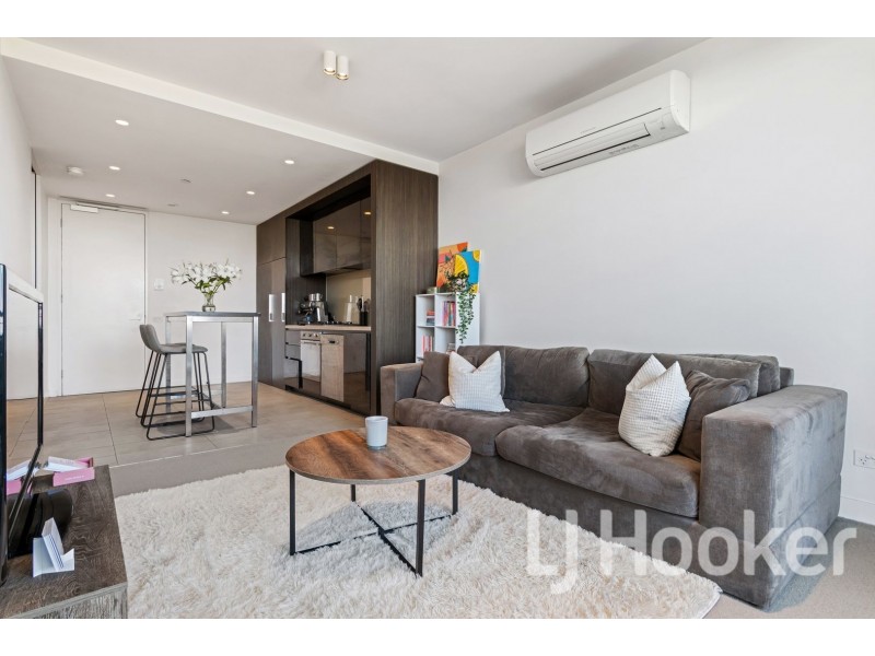1203/74 Queens Road, Melbourne VIC 3004
