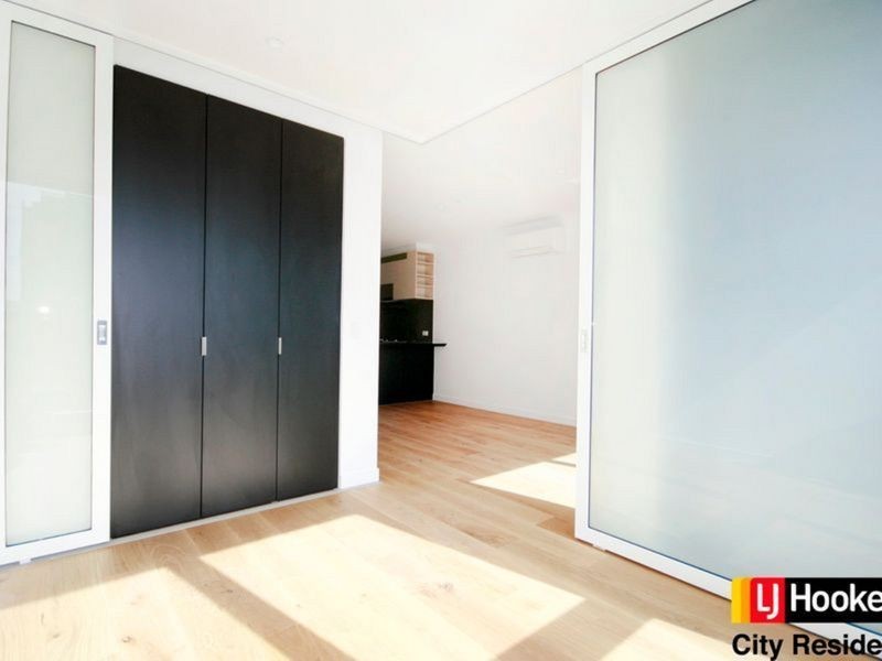 2004/38 Rose Lane, Melbourne VIC 3000