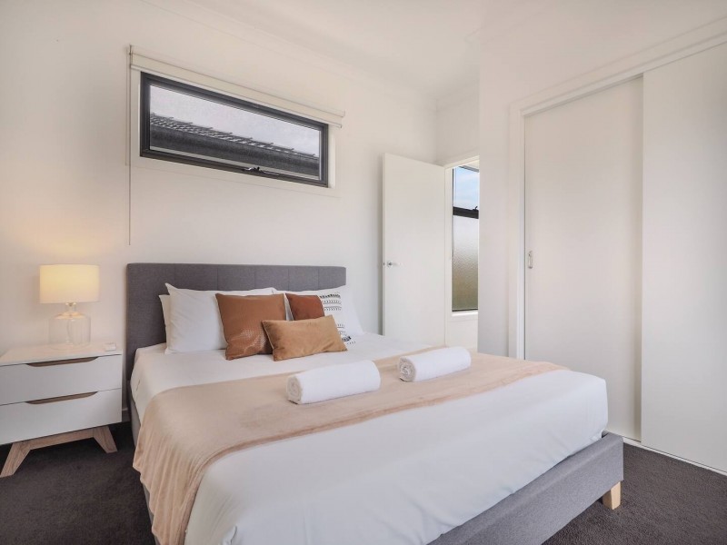 2/5 Tandara Court, Chadstone VIC 3148