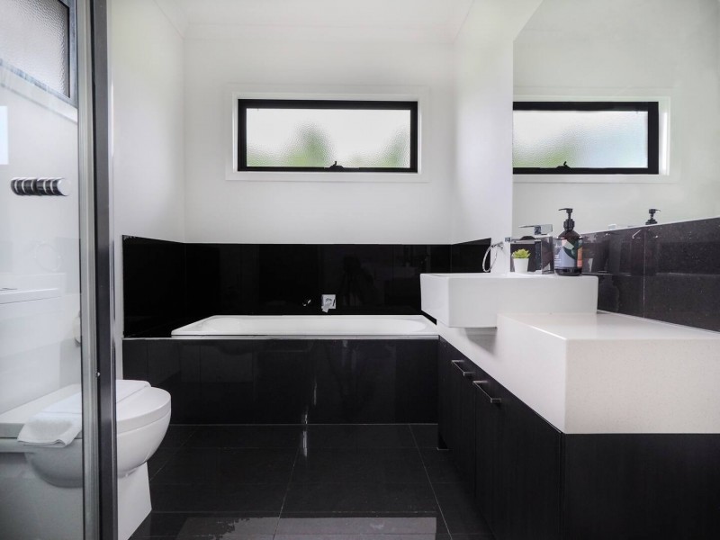 2/5 Tandara Court, Chadstone VIC 3148