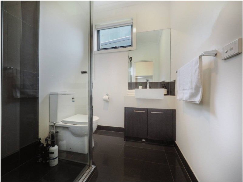 2/5 Tandara Court, Chadstone VIC 3148