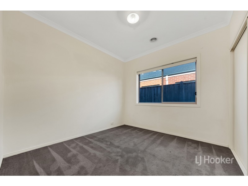 82 Fongeo Drive, Point Cook VIC 3030